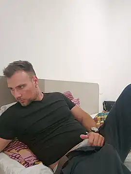 Snapshot of mrlyuis chatting on September 15, 7:03 pm mrlyuis online show from September 15, 7:03 pm