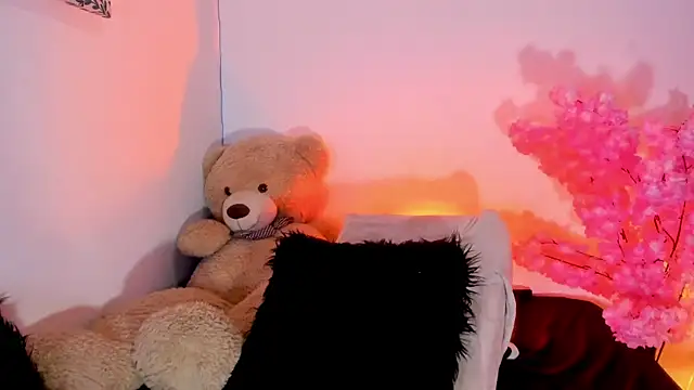 Snapshot of SagiraBelle chatting on July 6, 5:26 pm SagiraBelle online show from July 6, 5:26 pm