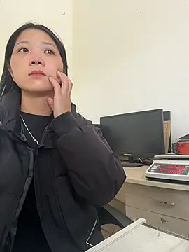 thaoyeuuu online show from October 27, 2:37 am