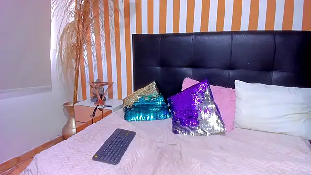 LunaToledo online show from November 8, 12:49 pm