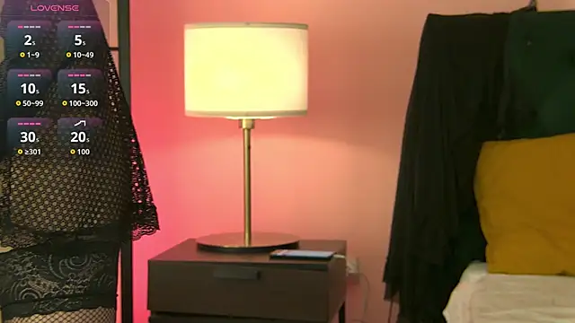 Snapshot of NiaMalkova chatting on October 17, 4:53 pm NiaMalkova online show from October 17, 4:53 pm