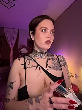 Snapshot of Mariiiiiway chatting on November 10, 7:57 pm Mariiiiiway online show from November 10, 7:57 pm