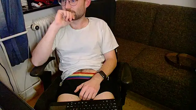 Snapshot of ChefDeLust chatting on November 4, 6:18 pm ChefDeLust online show from November 4, 6:18 pm