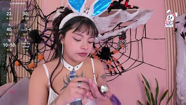 Mia zafir online show from October 30, 3:30 am