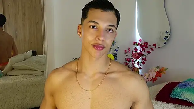 Snapshot of Troye_Williams chatting on July 16, 1:06 pm Troye Williams online show from July 16, 1:06 pm