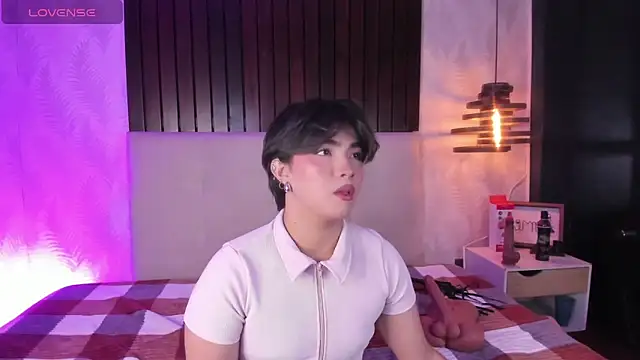 Snapshot of Creamy_Angelo chatting on November 2, 8:44 pm Creamy Angelo online show from November 2, 8:44 pm