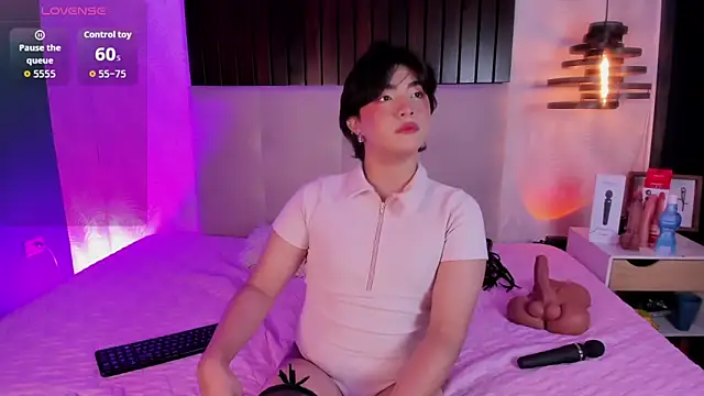 Snapshot of Creamy_Angelo chatting on November 26, 8:54 pm Creamy Angelo online show from November 26, 8:54 pm