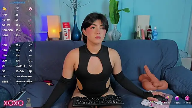 Snapshot of Creamy_Angelo chatting on December 18, 4:18 am Creamy Angelo online show from December 18, 4:18 am