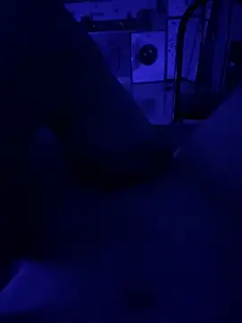 Snapshot of MilenaDyw chatting on November 17, 10:15 pm MilenaDyw online show from November 17, 10:15 pm