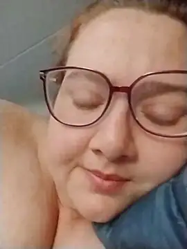 XEmoxkittyx online show from March 17, 7:44 am