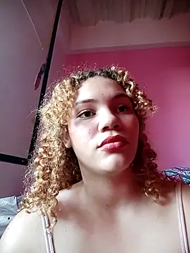 Snapshot of SirenRouge_69 chatting on September 15, 9:26 pm SirenRouge 69 online show from September 15, 9:26 pm