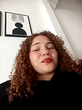 Snapshot of SirenRouge_69 chatting on October 28, 8:44 pm SirenRouge 69 online show from October 28, 8:44 pm