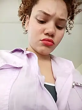 Snapshot of SirenRouge_69 chatting on November 13, 7:35 pm SirenRouge 69 online show from November 13, 7:35 pm