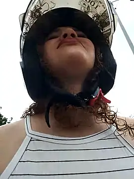 Snapshot of SirenRouge_69 chatting on December 5, 7:10 pm SirenRouge 69 online show from December 5, 7:10 pm