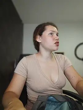 SirenRouge 69 online show from May 7, 8:14 pm