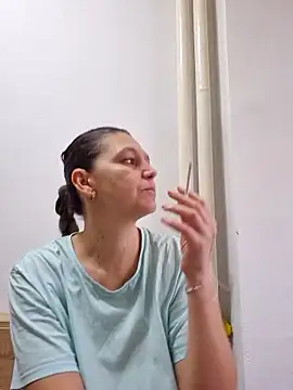 Snapshot of KamillaSpencer chatting on February 8, 11:24 am KamillaSpencer online show from February 8, 11:24 am