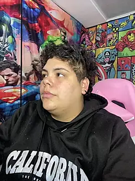 Snapshot of Hailey_Curvy chatting on May 20, 5:13 am Hailey Curvy online show from May 20, 5:13 am
