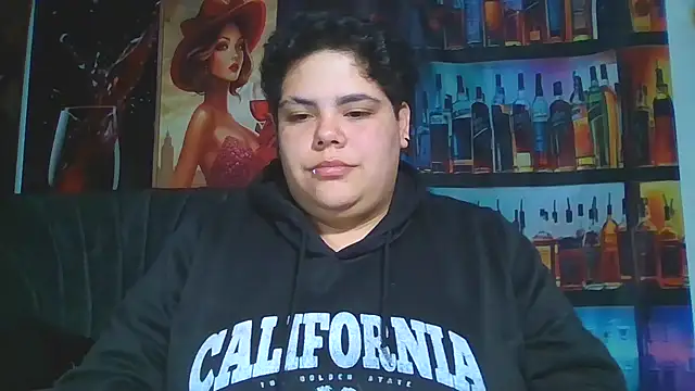 Snapshot of Hailey_Curvy chatting on June 18, 8:47 am Hailey Curvy online show from June 18, 8:47 am