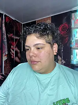 Snapshot of Hailey_Curvy chatting on July 14, 10:15 pm Hailey Curvy online show from July 14, 10:15 pm