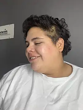 Snapshot of Hailey_Curvy chatting on July 28, 11:17 am Hailey Curvy online show from July 28, 11:17 am