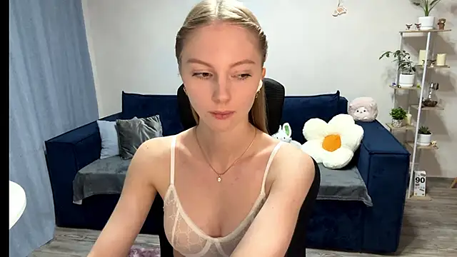 BrightAnnie online show from October 1, 5:08 pm