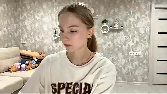 BrightAnnie online show from October 8, 3:09 pm