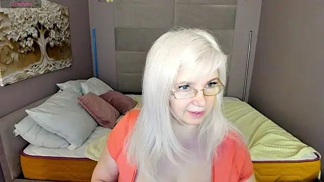 Hella Fabel online show from May 25, 1:11 am
