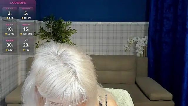 Hella Fabel online show from May 27, 1:13 am