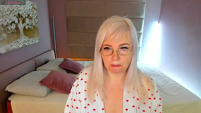 Hella Fabel online show from June 23, 1:14 am