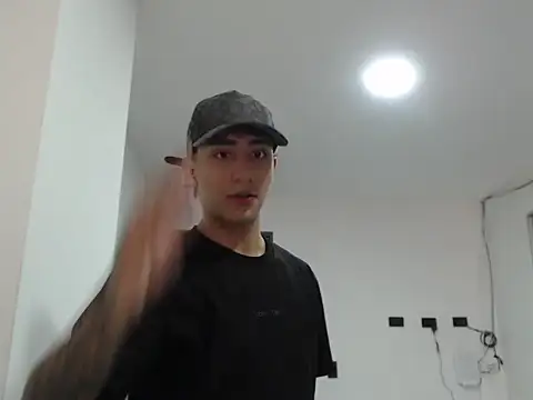 Snapshot of cash_masters777 chatting on November 3, 1:01 pm cash masters777 online show from November 3, 1:01 pm