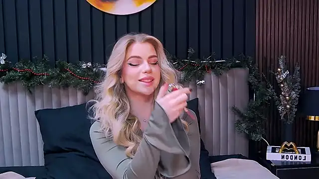 MilanaCeleste online show from December 22, 9:45 pm