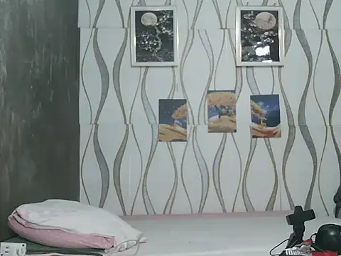 Snapshot of pinayhotii chatting on January 10, 6:26 am pinayhotii online show from January 10, 6:26 am