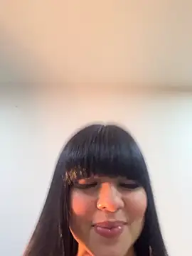 BrendaCrean online show from May 7, 1:00 am