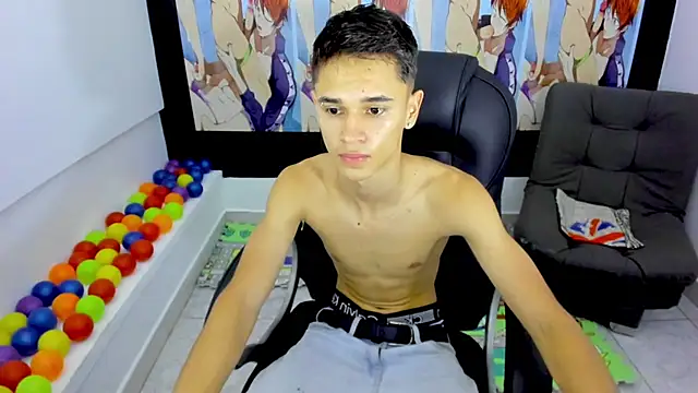 Snapshot of Aron_Boyy chatting on September 14, 1:43 pm Aron Boyy online show from September 14, 1:43 pm