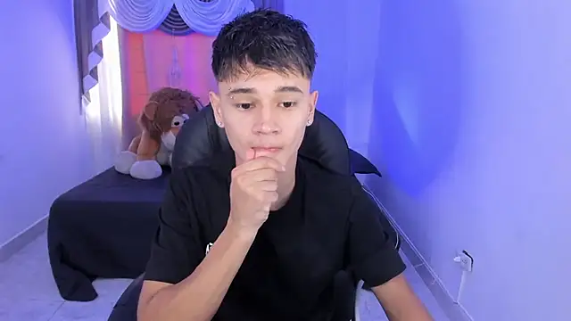 Aron Boyy online show from February 21, 7:48 pm