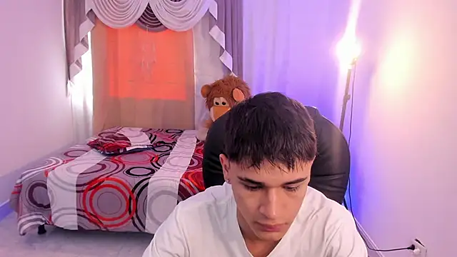 Snapshot of Aron_Boyy chatting on May 7, 9:20 pm Aron Boyy online show from May 7, 9:20 pm