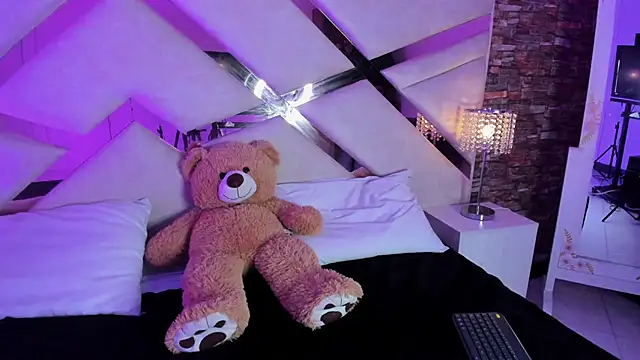 Snapshot of Valery_Brand chatting on November 5, 11:32 am Valery Brand online show from November 5, 11:32 am