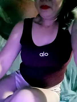 Surrilove online show from February 5, 4:33 pm