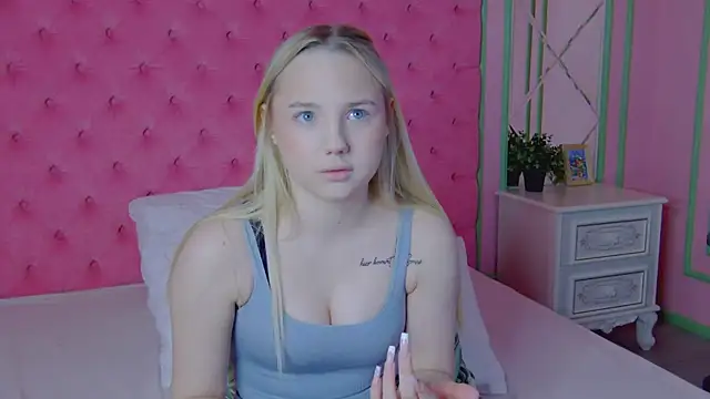 Sky Cutie online show from February 24, 8:01 am