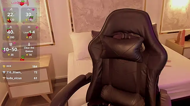 doll eyees  online show from October 28, 2:20 pm