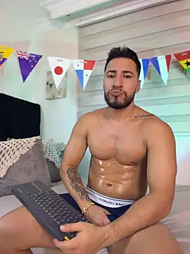 Thiago Hill online show from July 5, 1:56 am