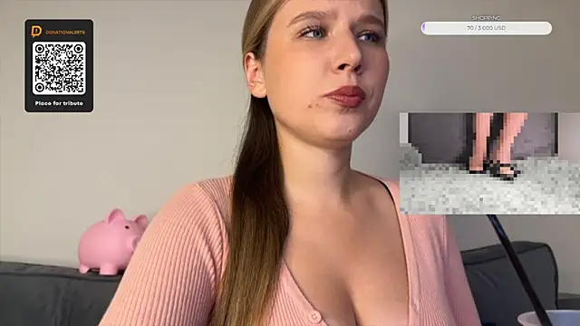 Snapshot of GoddessRoss chatting on September 17, 7:04 pm GoddessRoss online show from September 17, 7:04 pm