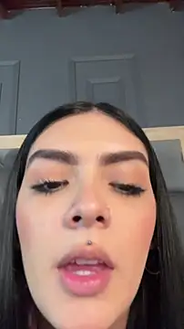 Snapshot of AliceRitter chatting on July 2, 3:34 am AliceRitter online show from July 2, 3:34 am