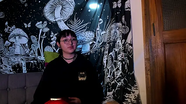 Snapshot of Violetaa_Leee chatting on September 25, 1:53 am Violetaa Leee online show from September 25, 1:53 am