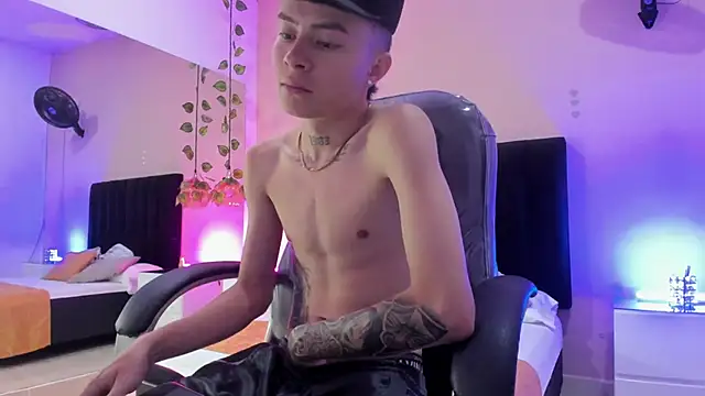 Nascary Fox online show from November 24, 7:24 pm