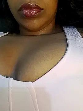 Snapshot of Kitana77 chatting on October 25, 4:42 am Kitana77 online show from October 25, 4:42 am