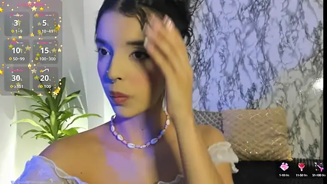 Snapshot of ChloeeMason chatting on October 6, 11:07 am ChloeeMason online show from October 6, 11:07 am
