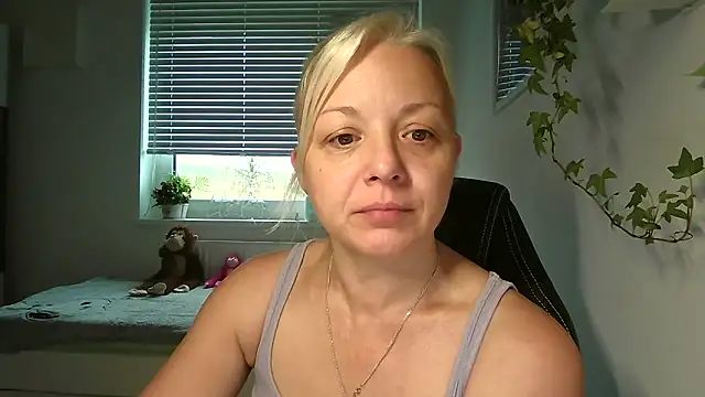 Snapshot of Linsy_Kim chatting on November 9, 6:55 am Linsy Kim online show from November 9, 6:55 am