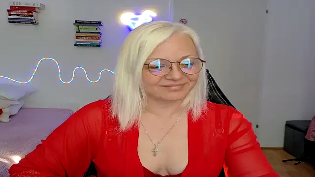 Linsy Kim online show from April 24, 5:04 pm