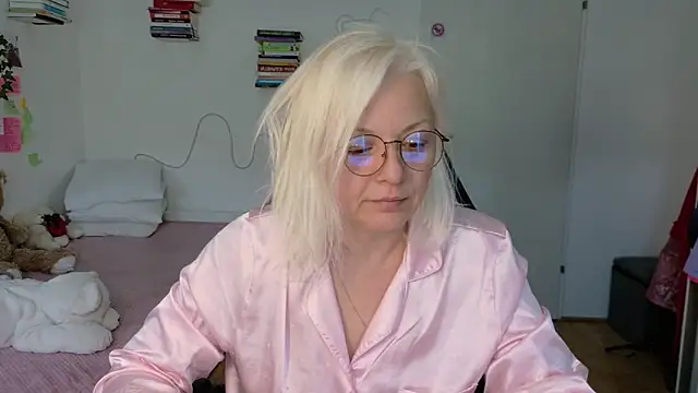 Linsy Kim online show from April 25, 9:12 am